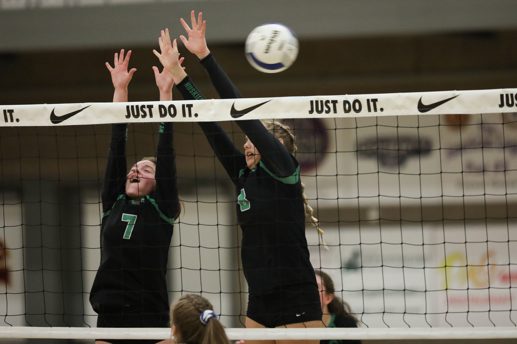 Sweet Home vs. Valley Catholic Volleyball Championship